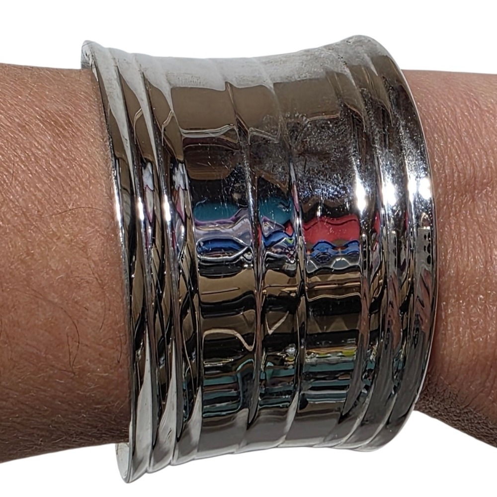 Unbranded Cuff Bracelet Womens OS Silver Ribbed Statement Wide Band Jewelry